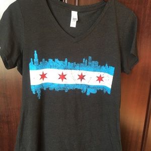 District women’s tee size L retro